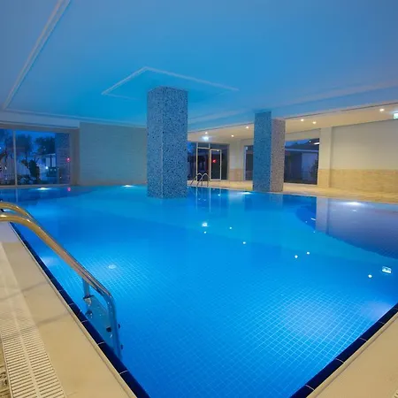 Water Side & 5* מנבגט