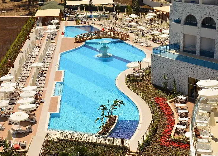 Water Side & Resort 5*