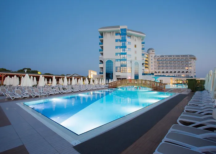 Water Side & Resort 5*