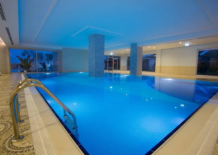 Water Side & 5* 马纳夫加特