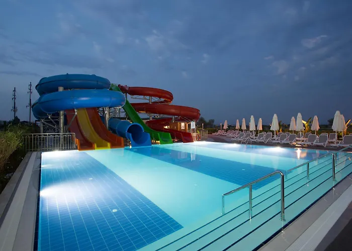 Water Side & 5* 马纳夫加特