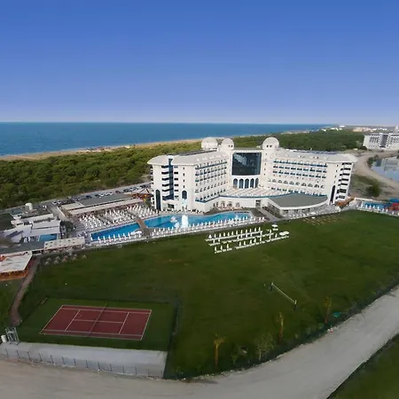 Water & Resort Side